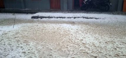 असिनाले ७४ सवारीसाधनमा क्षति