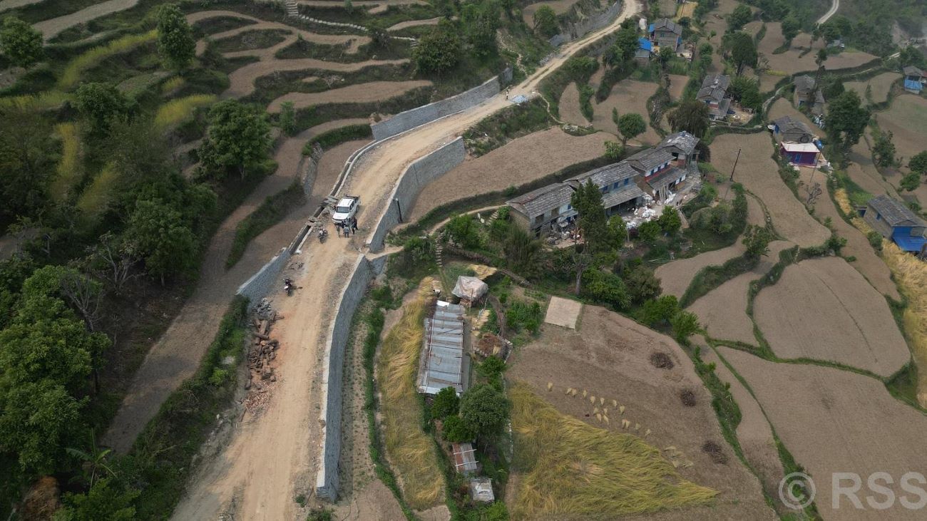 कुहुँमा लक्ष्यअघिनै सडक स्तरोन्नति