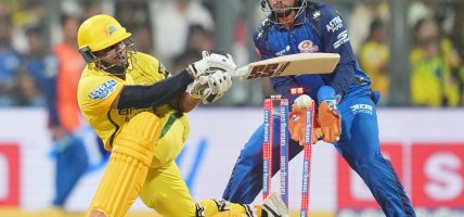 आईपीएल : मुम्बईविरुद्ध ब्याटिङ्ग गरिरहेको चेन्नईलाई तेस्रो झट्का