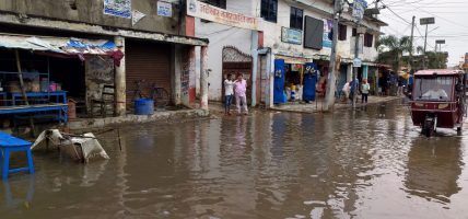 वर्षाले जलेश्वर जलमग्न