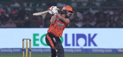 हैदराबादको रोमाञ्चक जित, राजस्थान ५ विकेटले पराजित