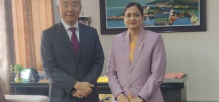 स्वास्थ्यमन्त्री मेहतासँग र एडिबीका देशीय निर्देशकको शिष्टाचार भेट