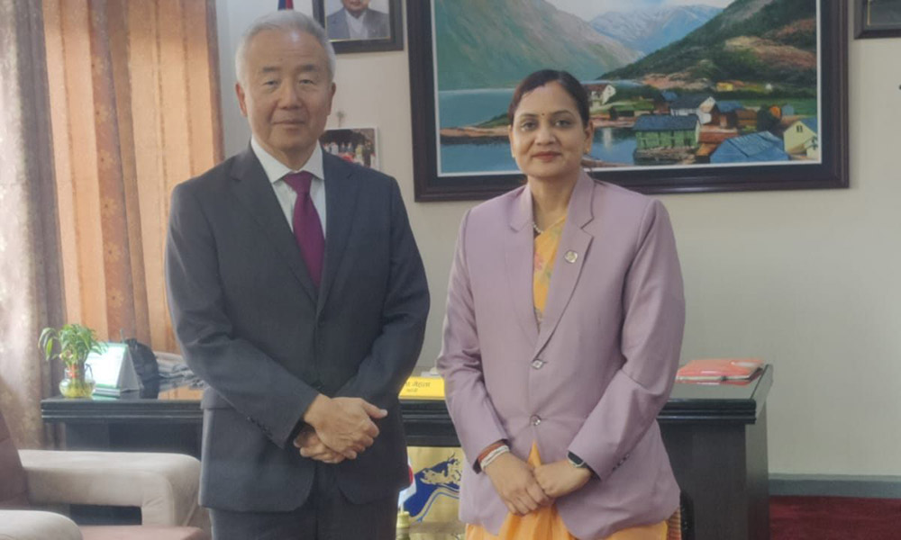 स्वास्थ्यमन्त्री मेहतासँग र एडिबीका देशीय निर्देशकको शिष्टाचार भेट