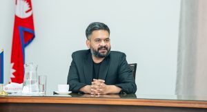 प्रधानमन्त्री शाहद्वारा कीर्तिमानी आरोही शेर्पाद्वयप्रति सम्मान