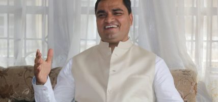 २४ घण्टाभित्रै अधिवेशन अन्त्यले प्रश्न उब्जायोः महामन्त्री पौडेल