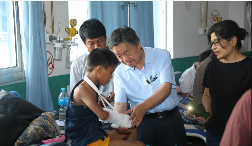 सुर्खेतमा आयोजित नबिल निःशुल्क जलन शिविरमा १९४ को उपचार