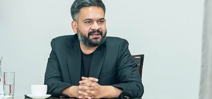 अर्थ मन्त्रीसहित योजना आयोग र नीति अनुसन्धान प्रतिष्ठानसँग छलफलमा प्रधानमन्त्री