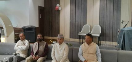 सर्वोच्चको फैसलापछि देउवा–खड्का समूह रणनीति छलफलमा