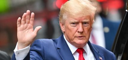 ह्वाइट हाउसको ब्रिफिङ रुममा ट्रम्पले पत्रकारलाई दिए धन्यवाद