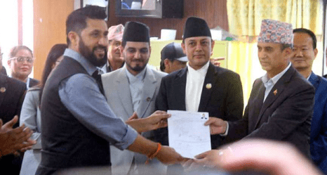 सभामुख पदका लागि डीपी अर्यालले गरे मनोनयन दर्ता