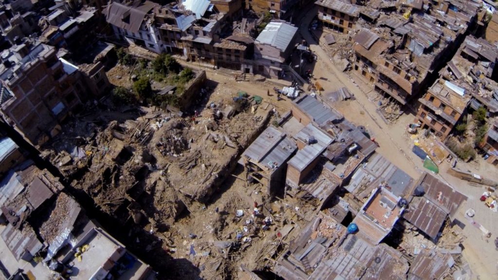 ०७२ विनाशकारी भूकम्प : दशक वित्यो पीडा र सम्झना ताजै, सरकार के गर्दैछ ?