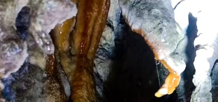 अनौठो ‘पाउद्वार मुर्ताला धार्मिक गुफा’ !