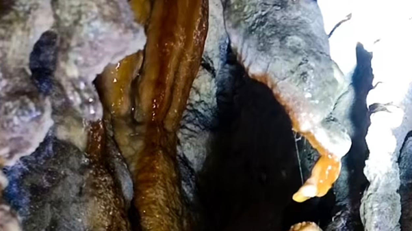 अनौठो ‘पाउद्वार मुर्ताला धार्मिक गुफा’ !