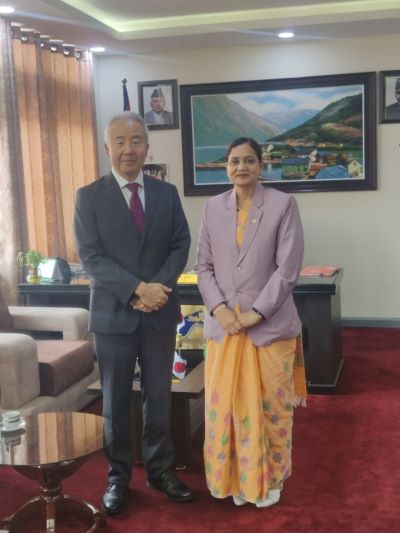 स्वास्थ्यमन्त्री मेहतासँग नेपालका लागि जापानका राजदूत मायदा तोरूको शिष्टाचार भेट