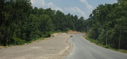 दाउन्नेको पूर्वी खण्डमा एकतर्फी ढलानको काम अन्तिम चरणमा