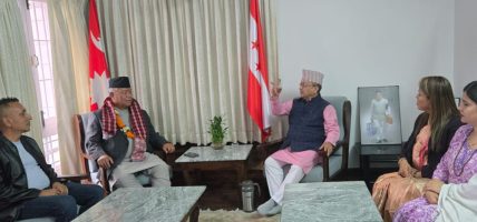 कांग्रेस संसदीय दलका नेता आङ्देम्बे र पूर्णबहादुर खड्काबीच भेटवार्ता