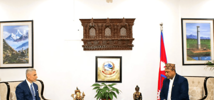 परराष्ट्रमन्त्री खनाल र अमेरिकी सहायक विदेशमन्त्री कपुरबिच भेटवार्ता