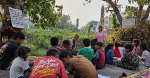 खुला आकाशमुनिको ‘ट्युसन’ कक्षा !
