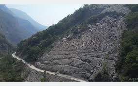 सिरुवारीमा ‘बेञ्चिङ’ बिधिबाट पहिरो रोकथाम