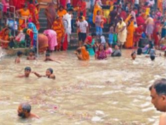 दूधमतीमा भव्य शाही स्नान, साँझ सवा लाख दीप जलाइने