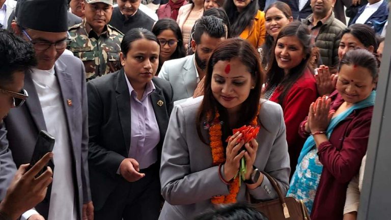 स्वास्थ्य तथा जनसंख्या मन्त्री निशा मेहताकाे सम्पत्ति : ३० ताेला सुन, ८ लाख २३ हजार बैंकमा