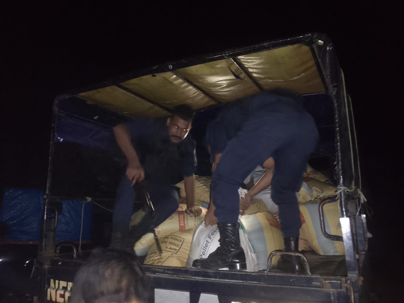 प्रहरीद्वारा हेटौँडामा ६ हजार लिटर अवैध लोकल मदिरा नष्ट