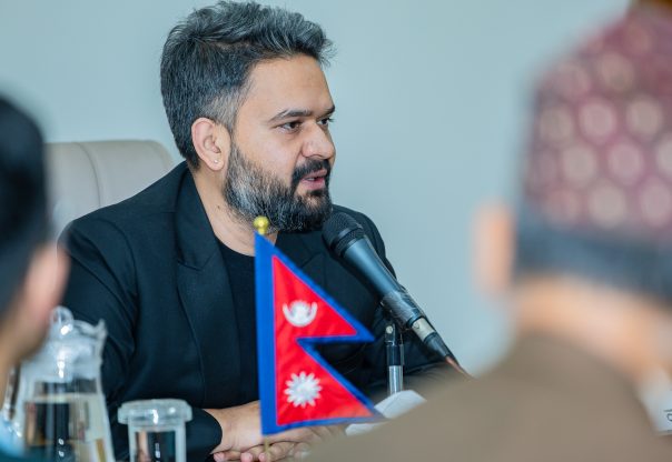 प्रधानमन्त्री शाहको निर्देशनः विश्वविद्यालयबाट दलीय संगठन तत्काल हटाउनु