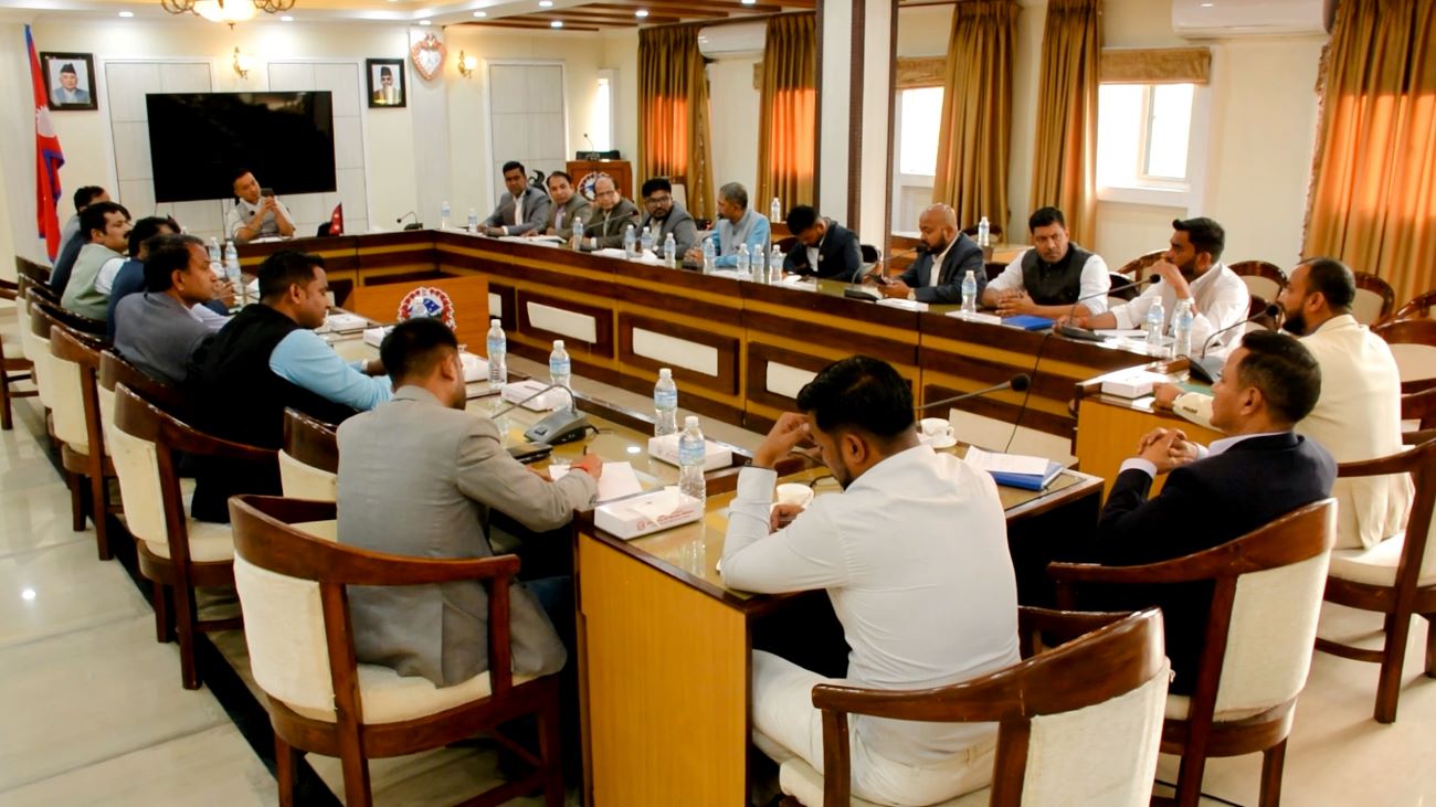 मधेश र लुम्बिनी प्रदेशका सांसदसँग गृहमन्त्रीको छलफल : सीमापार तस्करी नियन्त्रणमा जोड