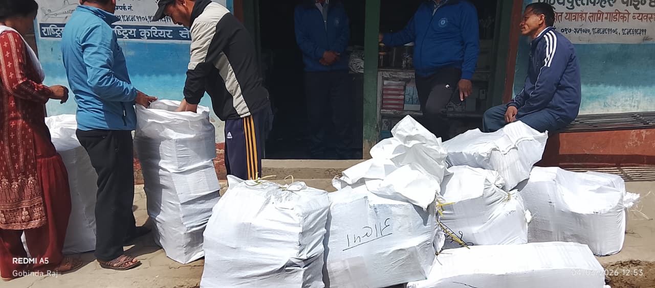 बाजुरामा शैक्षिक सत्र अगावै पुगे पाठ्यपुस्तक