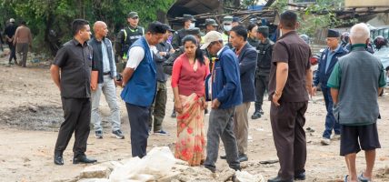 सुकुम्बासी बस्ती हटाएर खाली गराइएको सार्वजनिक जग्गा संरक्षणको काम सुरु गर्न सुनिता डंगोलको निर्देशन
