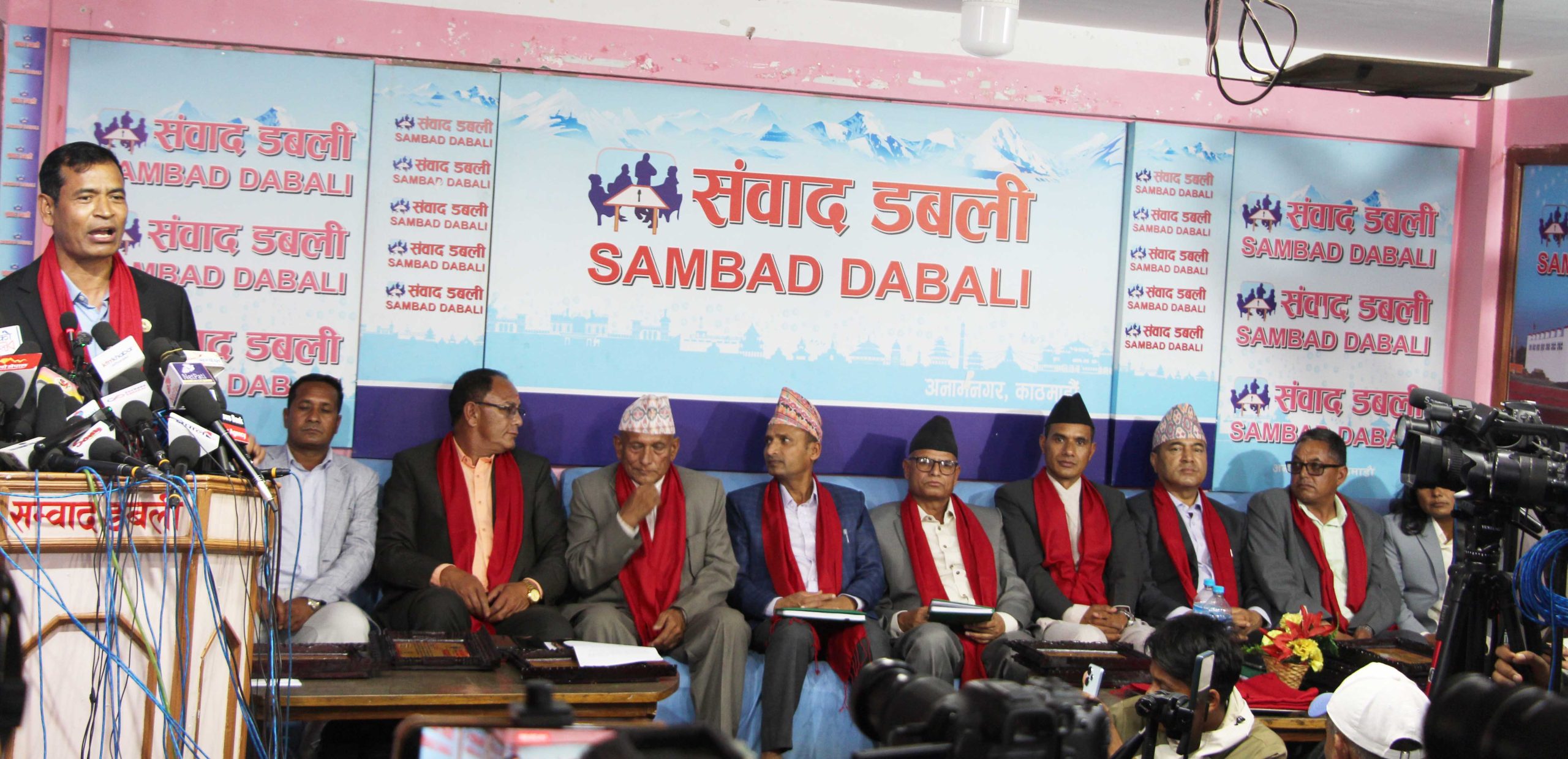 सांसदहरुको प्रतिवद्धता : ‘कर्णाली सुनको थाली हो, उपयोग गर्छौं’ (भिडियो सहित)