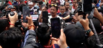 सुकुम्बासी बस्तीमा प्रदर्शन, सत्ताको आडमा ‘डोजर आतङक’ बन्द गर्न माग