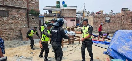 काठमाडौं उपत्यकामा नदी किनारका अव्यवस्थित बस्ती हटाउने अभियान तीव्र