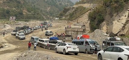 रोशी खोलाको बाढीपछि अवरुद्ध बीपी राजमार्ग पुनः सञ्चालनमा