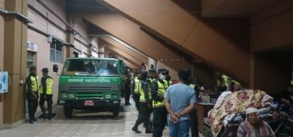 सरकारले हटायो काठमाडौं महानगरपाकाको नदी किनारका छेउमा रहेको जोखिमपूर्ण बस्ती