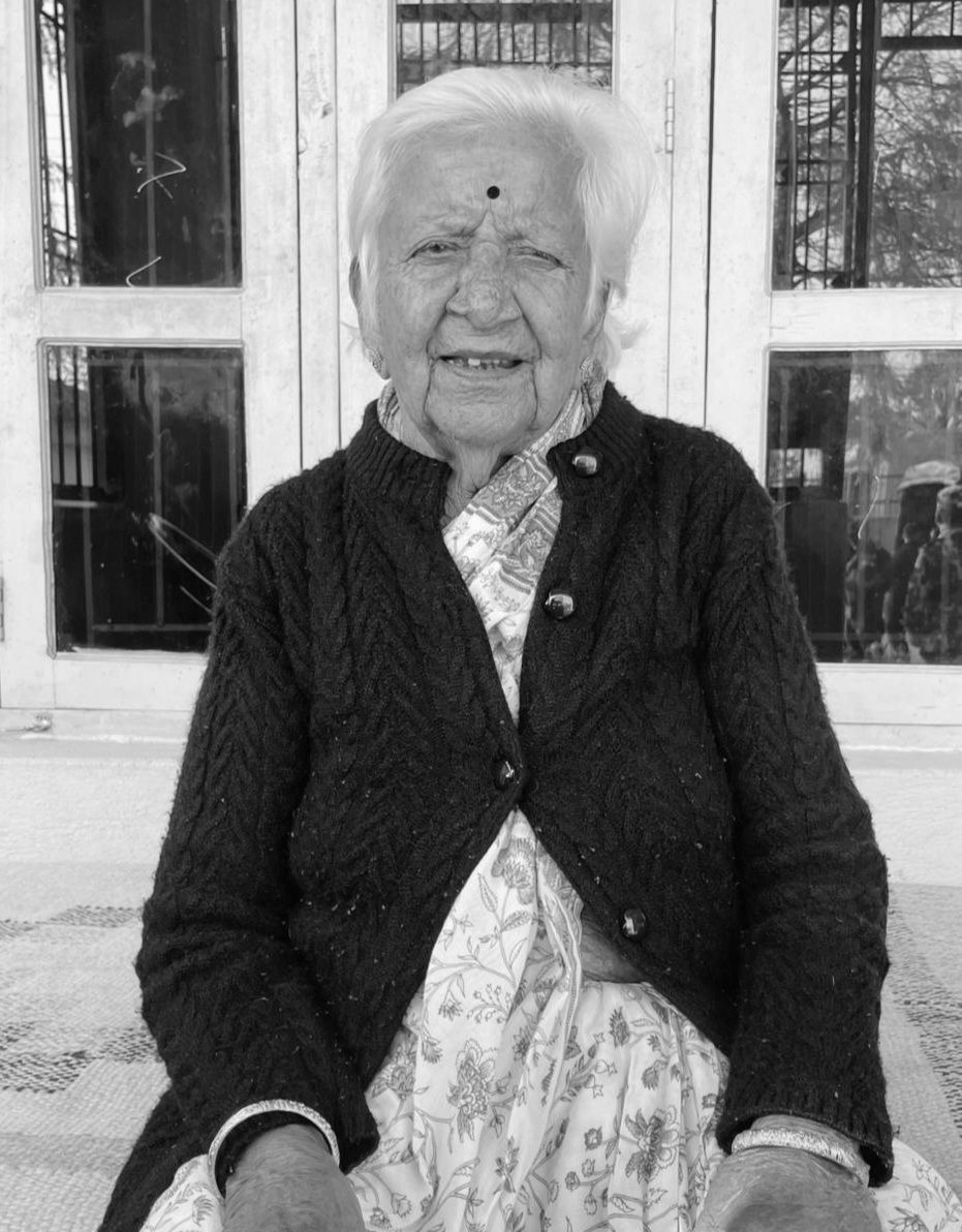 कोशीका मुख्यमन्त्री हिक्मत कुमार कार्कीलाई मातृशोक