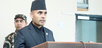 सञ्चारमन्त्रीद्वारा सुरक्षण मुद्रण केन्द्रको निरीक्षण, २४ घण्टामै लाइसेन्स छाप्ने व्यवस्था हुने