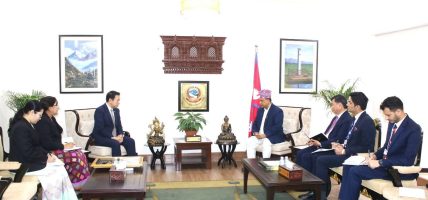 मन्त्री खनाल र म्यानमारका राजदूत थान्ट सिनबिच भेटवार्ता