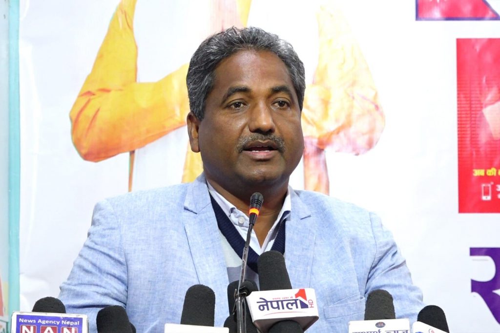 सरकारी कर हटाएर पेट्रोलियम पदार्थको मूल्य घटाउन प्रभु साहको माग