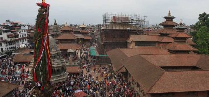 ललितपुरमा शनिबार रातो मच्छिन्द्रनाथको रथारोहन हुने