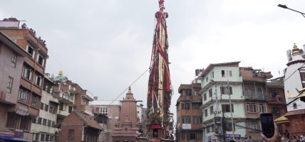 रातो मत्स्येन्द्रनाथको रथ आज लगनखेल लगिँदै