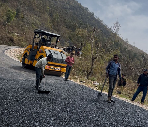 वडामै पहिलो पटक सडक कालोपत्र