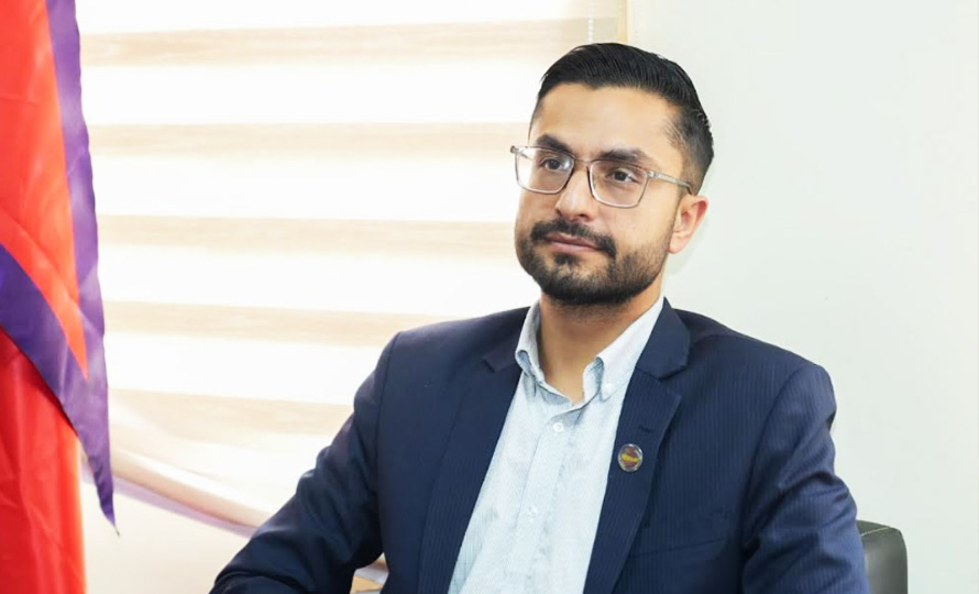 फाप्ला क्रिकेट मैदान निर्माण हुन्छ  : मन्त्री पोखरेल