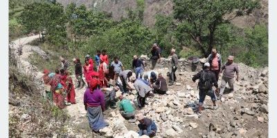 पर्यटकीयस्थल घोडेपानी जोड्ने सडक श्रमदानबाट मर्मत