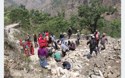 पर्यटकीयस्थल घोडेपानी जोड्ने सडक श्रमदानबाट मर्मत