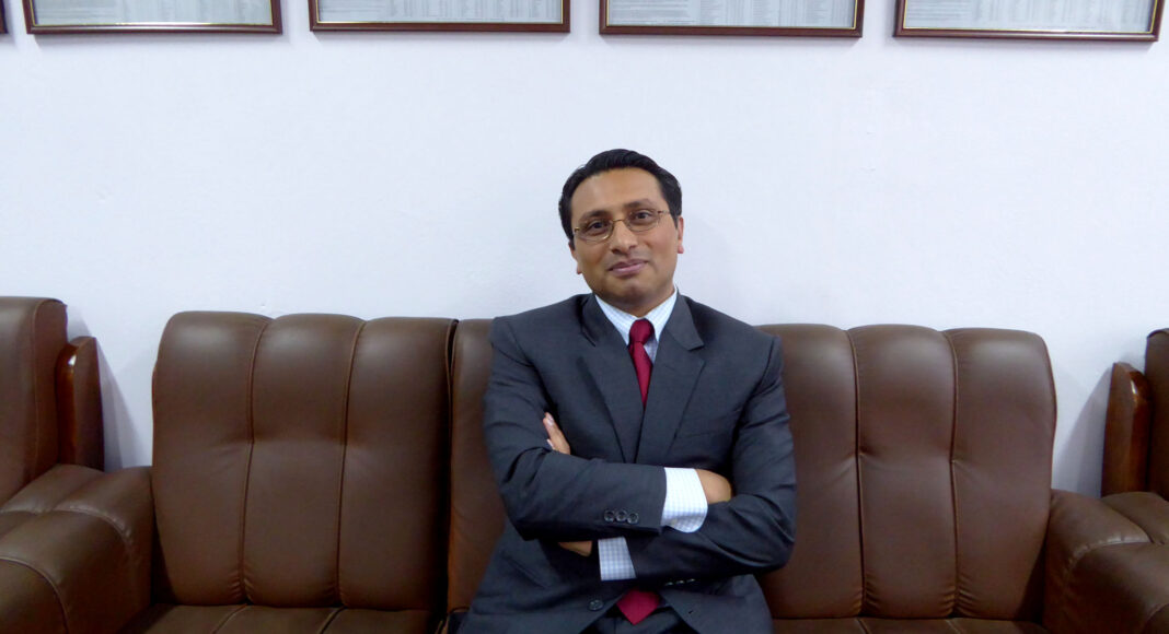 उद्योगी–व्यवसायीलाई तर्साएर र धम्काएर नभएर संवादमार्फत राजस्व बढाउनेतर्फ लाग्नुस् : अर्थमन्त्री वाग्ले