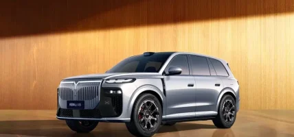 डोङफेङको भोयाद्वारा नयाँ हुवावे हार्मोनीओएस, 800V PHEV र EV संस्करणसहितको ताइशान X8 SUV सार्वजनिक