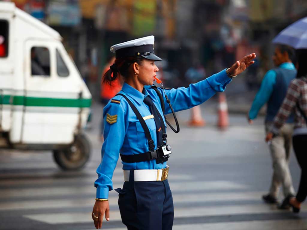 “लागुपदार्थ सेवन गरी सवारी साधन चलाउने ४ जना चालक ट्राफिक प्रहरीको नियन्त्रणमा”