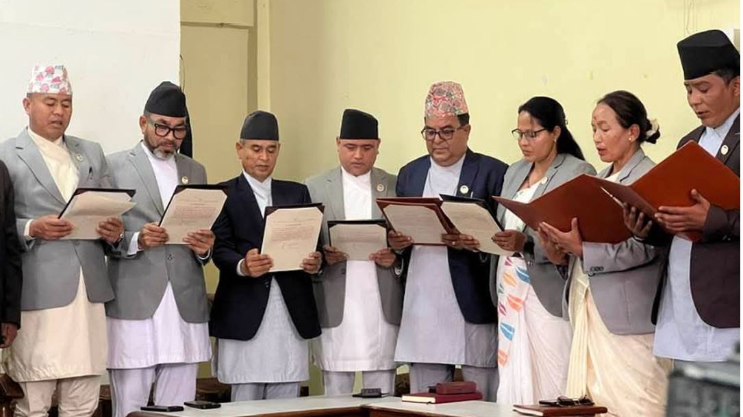 गण्डकीका नवनियुक्त मन्त्रीहरूद्वारा सपथ