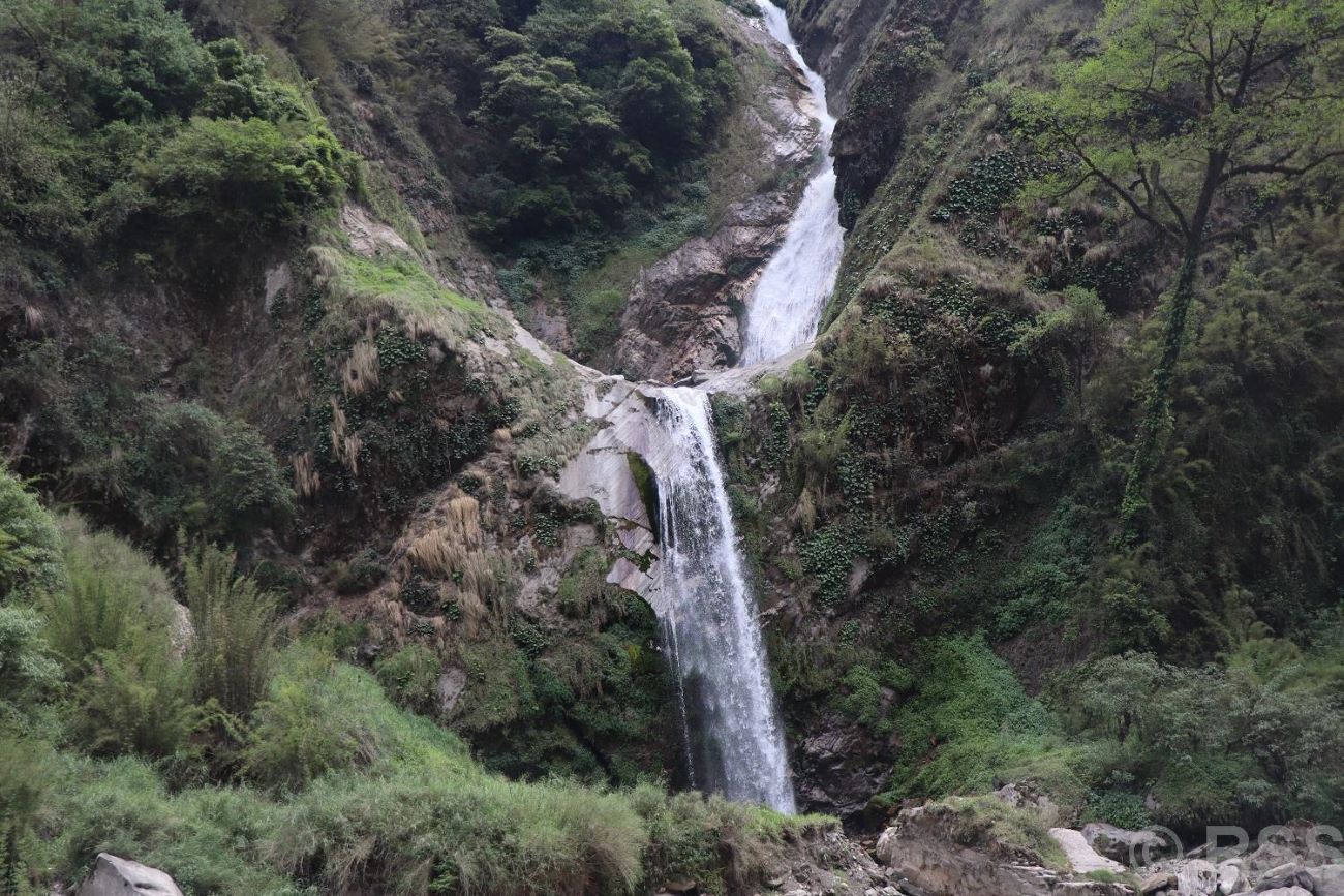 आहा अर्मके झरना!